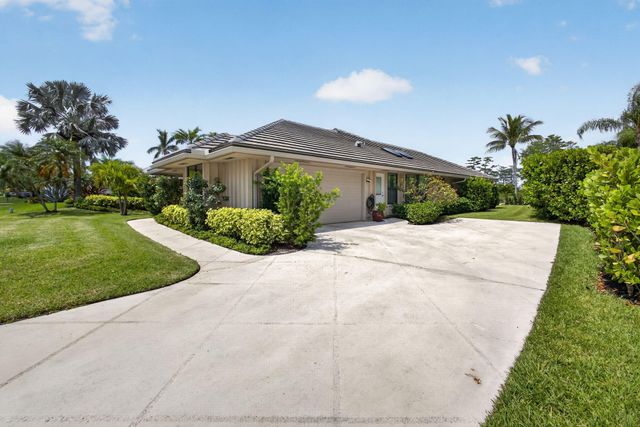 19 Dunbar Road, Palm Beach Gardens, FL 33418