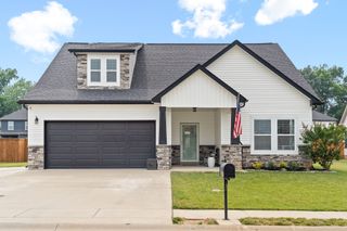 1081 Michaela Cir, Clarksville, TN 37043