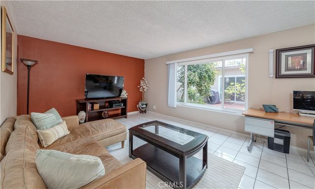 13875 La Jolla Plaza, Garden Grove, CA 92844