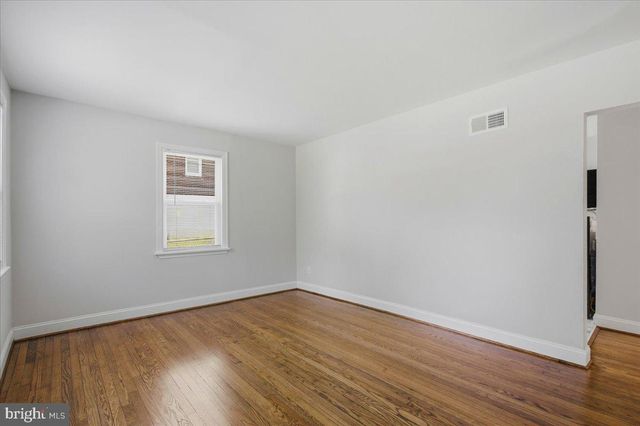 5715 BUGLER ST, Capitol Heights, MD 20743