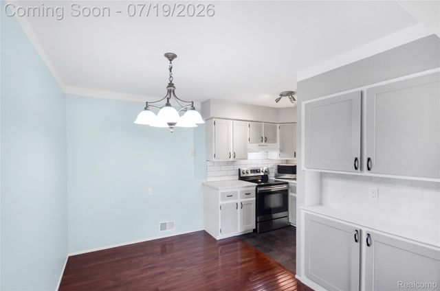 29257 Hayes Road 7, Warren, MI 48088