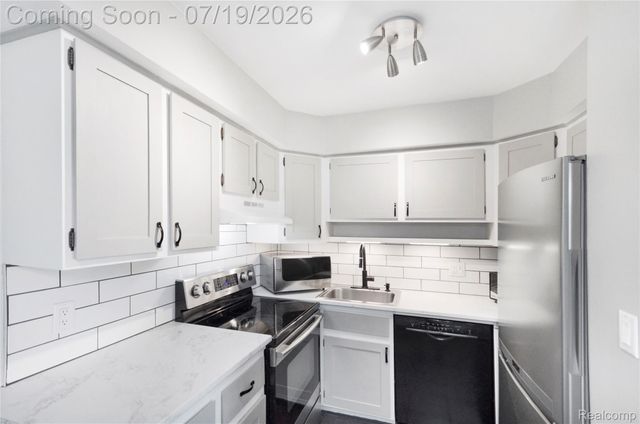 29257 Hayes Road 7, Warren, MI 48088