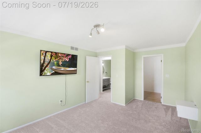 29257 Hayes Road 7, Warren, MI 48088