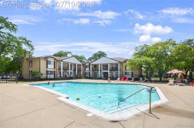 29257 Hayes Road 7, Warren, MI 48088