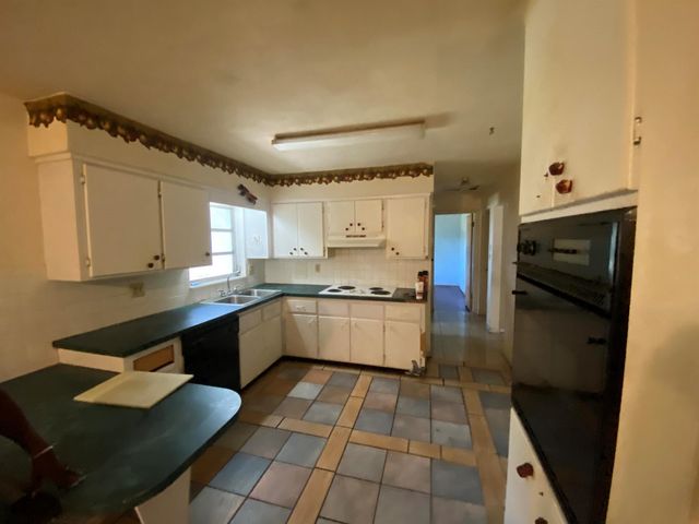 2404 Holiday Court, Fort Pierce, FL 34982