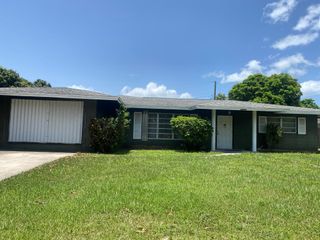 2404 Holiday Court, Fort Pierce, FL 34982