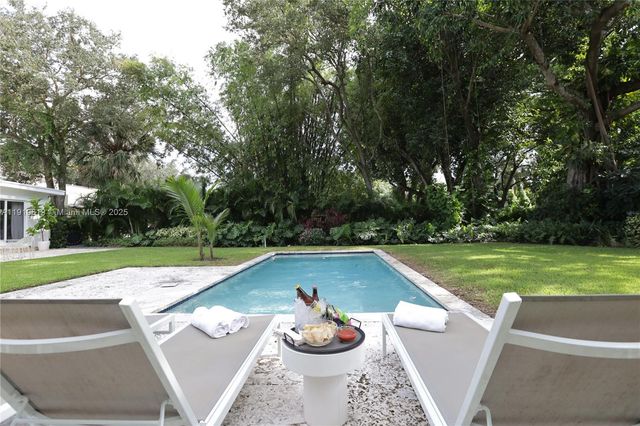 12020 NE 5th Ave, Biscayne Park, FL 33161