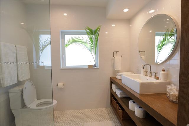 12020 NE 5th Ave, Biscayne Park, FL 33161