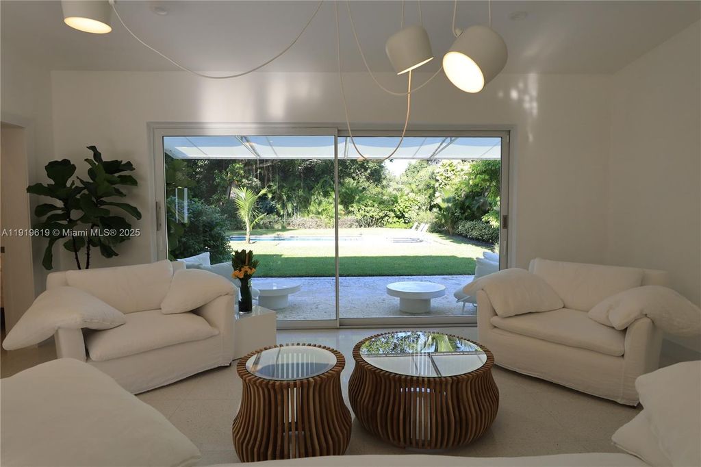 12020 NE 5th Ave, Biscayne Park, FL 33161