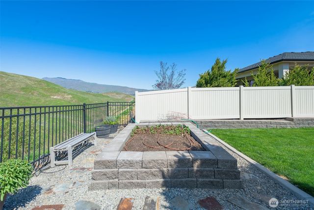 2062 Maiden Lane, Wenatchee, WA 98801