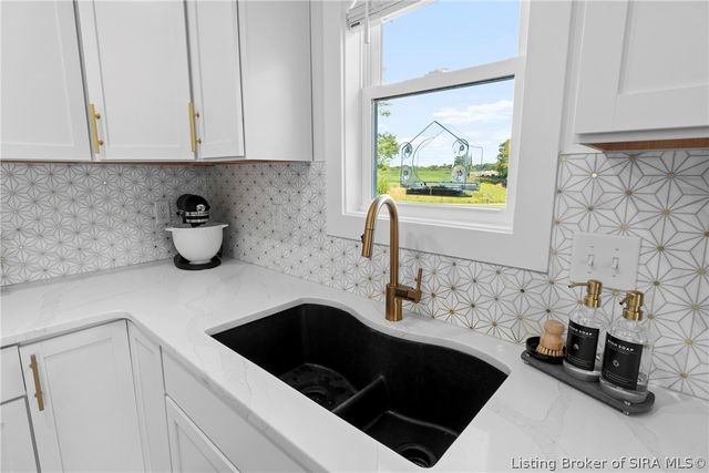 8215 Salem Church Road, Charlestown, IN 47111