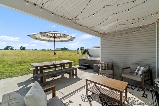 8215 Salem Church Road, Charlestown, IN 47111