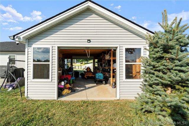 8215 Salem Church Road, Charlestown, IN 47111