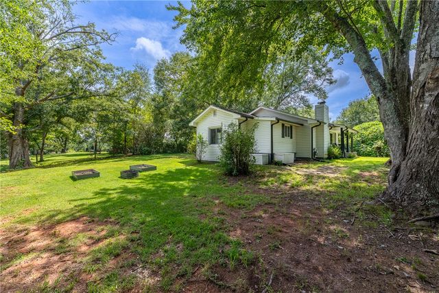 203 Muller Road, Walhalla, SC 29691