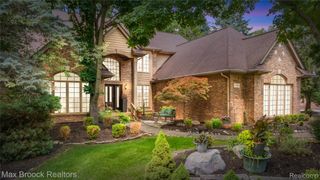 7398 Autumn Hill Drive, West Bloomfield Charter Township, MI 48323
