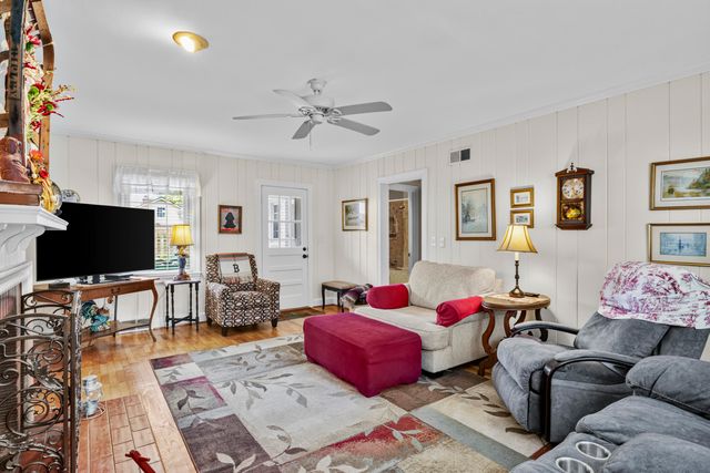 138 Country Lane, Frankfort, KY 40601