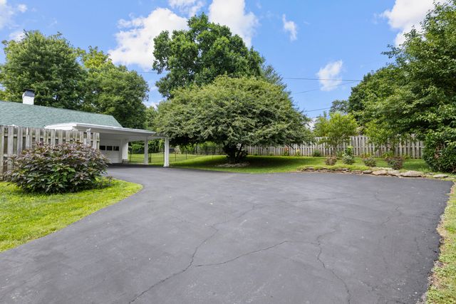 138 Country Lane, Frankfort, KY 40601