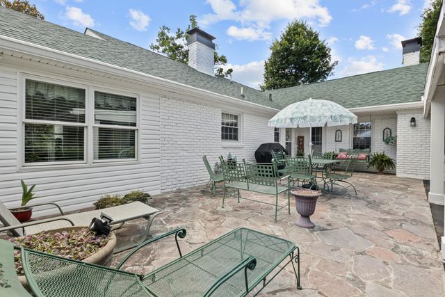 138 Country Lane, Frankfort, KY 40601