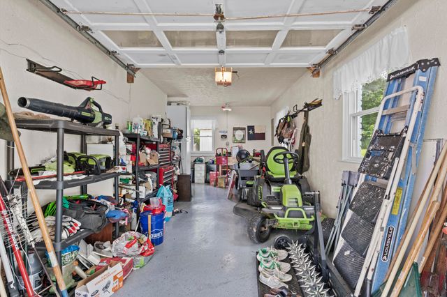 138 Country Lane, Frankfort, KY 40601