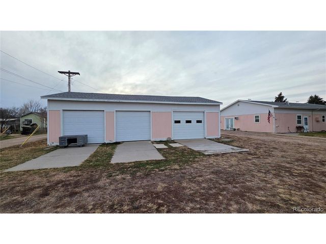 717 Ash St, Julesburg, CO 80737