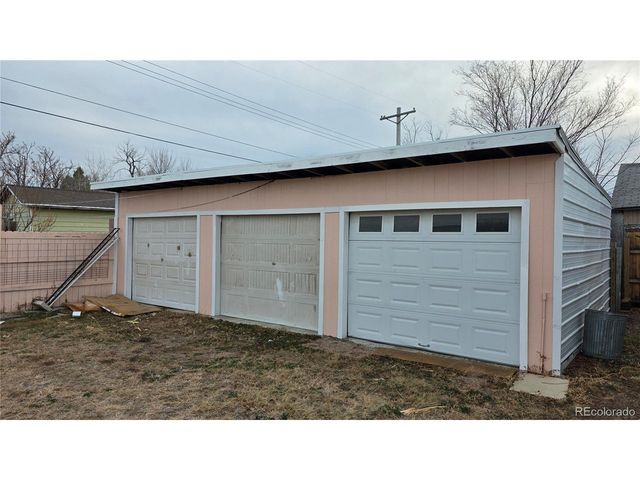 717 Ash St, Julesburg, CO 80737