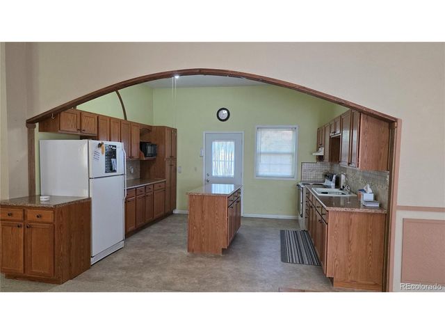 717 Ash St, Julesburg, CO 80737