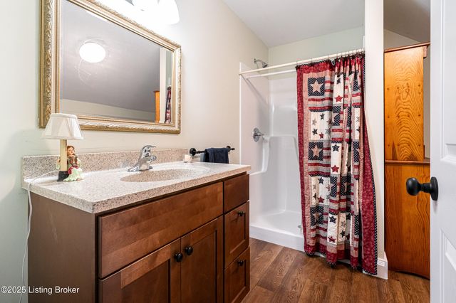 128 Ochs Ln, Bloomfield, KY 40008