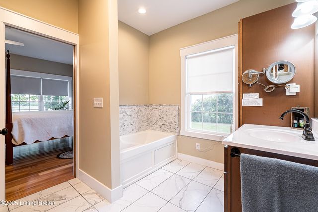 128 Ochs Ln, Bloomfield, KY 40008