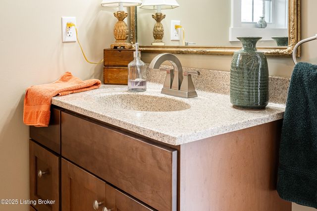 128 Ochs Ln, Bloomfield, KY 40008