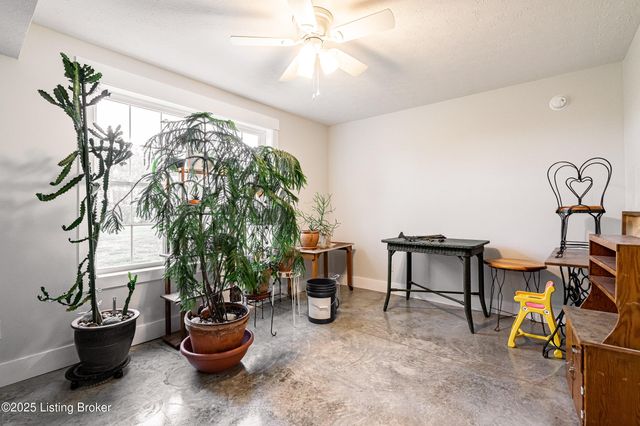 128 Ochs Ln, Bloomfield, KY 40008