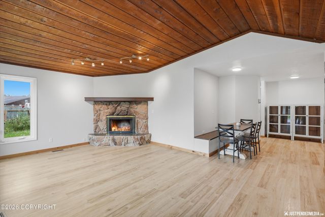 8401 Williwa Circle, Anchorage, AK 99504