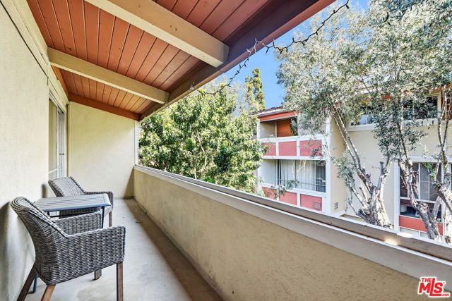6425 Green Valley Circle 304, Culver City, CA 90230