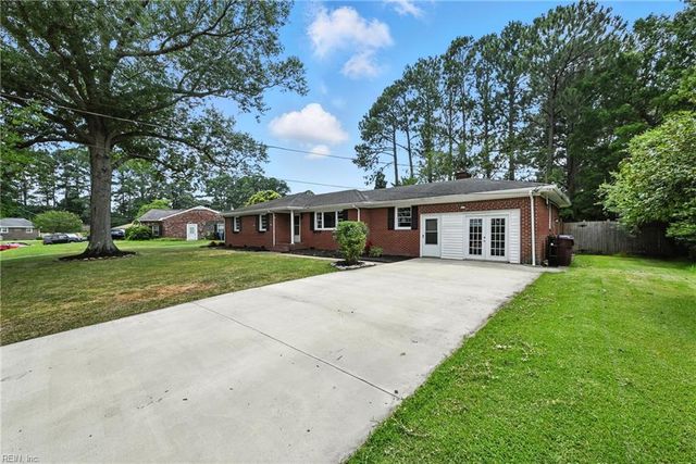 1120 Chesslawn CIR E, Chesapeake, VA 23320