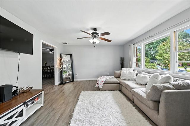 1120 Chesslawn CIR E, Chesapeake, VA 23320