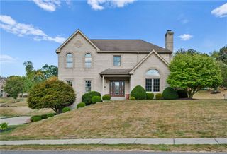 7069 Bennington Woods Dr, Mccandless, PA 15237