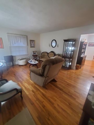 1970 Loney Dr, Nashville, TN 37210