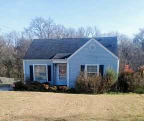 1970 Loney Dr, Nashville, TN 37210