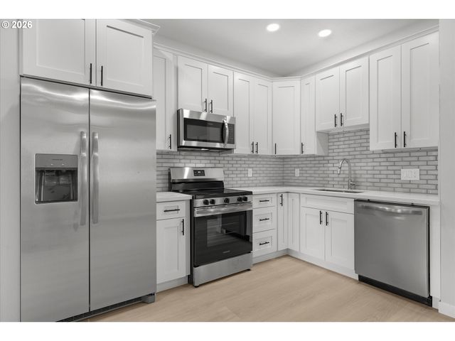 8778 N Newman Ave, Portland, OR 97203