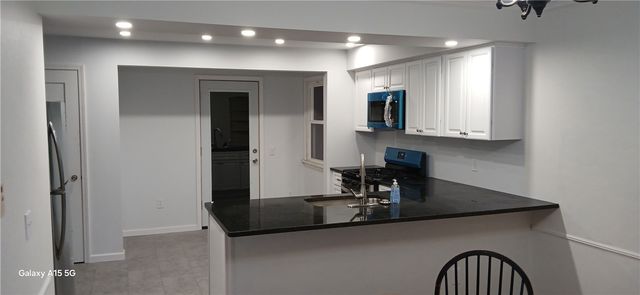 183 Thorncliffe Drive, Irondequoit, NY 14617