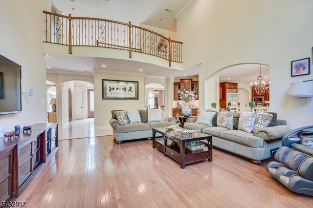 7 Alton Way, Scotch Plains Twp., NJ 07076