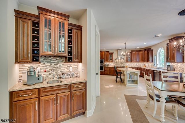 7 Alton Way, Scotch Plains Twp., NJ 07076