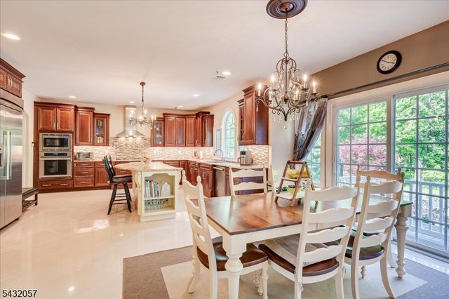 7 Alton Way, Scotch Plains Twp., NJ 07076