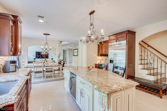 7 Alton Way, Scotch Plains Twp., NJ 07076