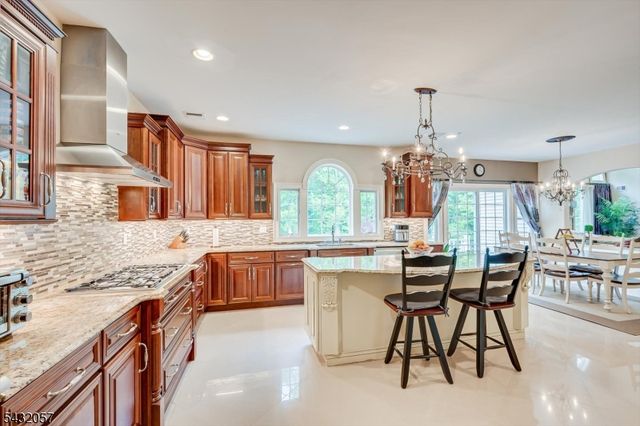 7 Alton Way, Scotch Plains Twp., NJ 07076