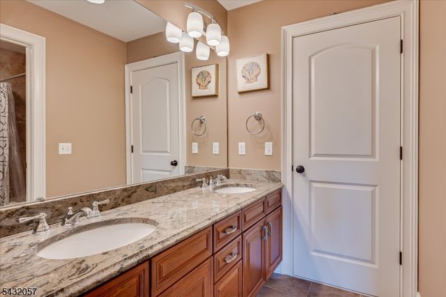 7 Alton Way, Scotch Plains Twp., NJ 07076