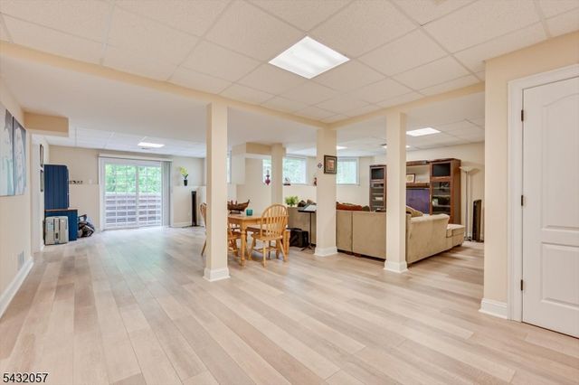 7 Alton Way, Scotch Plains Twp., NJ 07076