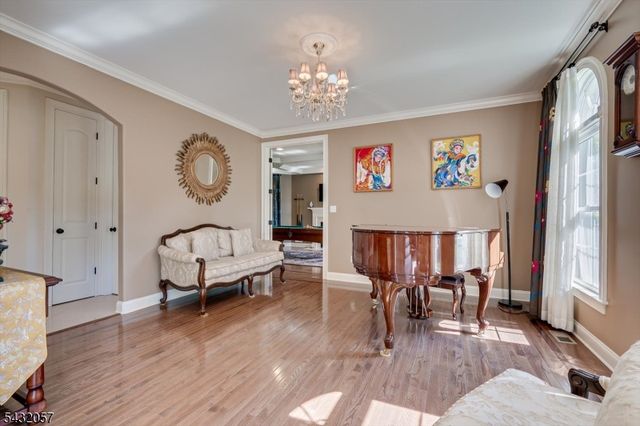 7 Alton Way, Scotch Plains Twp., NJ 07076
