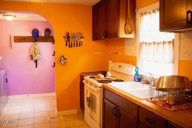 2625 Louise Street, Johnson City, TN 37601