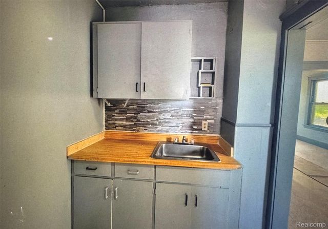 13486 Gallagher Street, Hamtramck, MI 48212