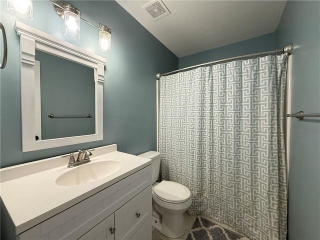 800 20TH Avenue S, Greenwood, MO 64034